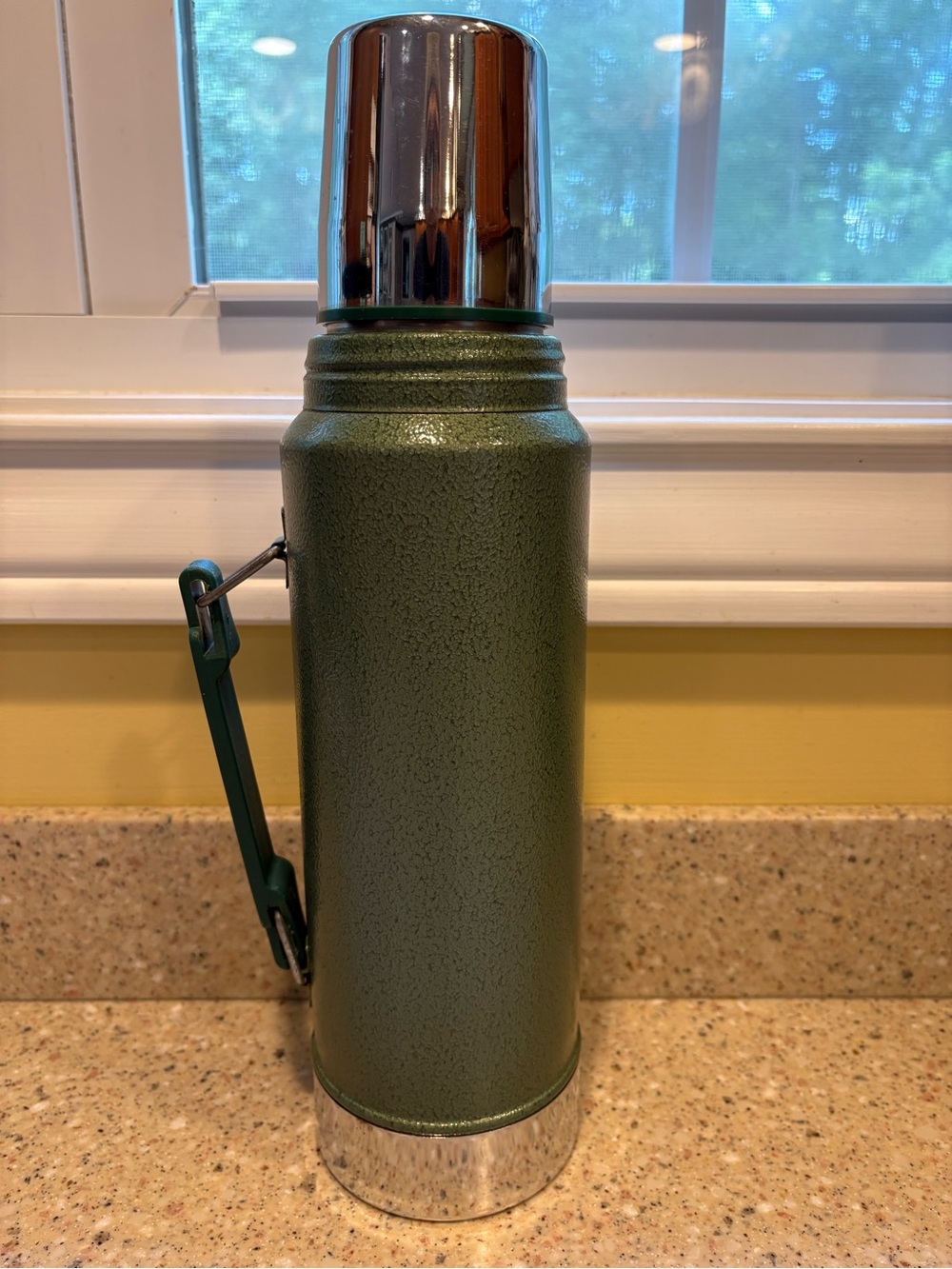Vintage Aladdin Stanley Model A-944DH 1 Quart Vacuum Bottle, Hammertone Green - Picture 4 of 9